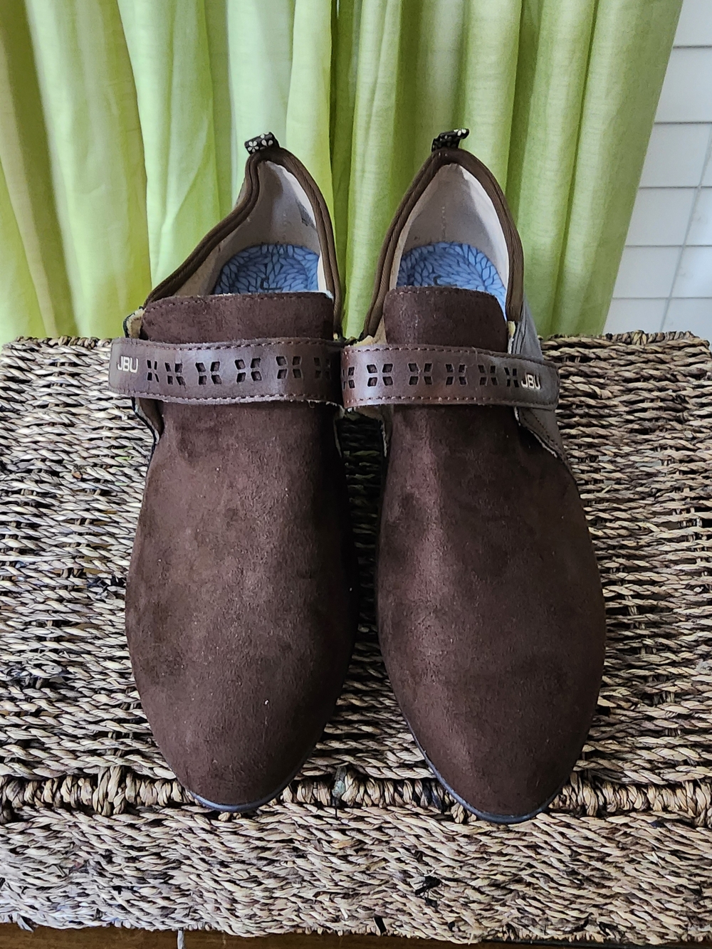 JBU Woman's Brown Suede Slip-On Shoes